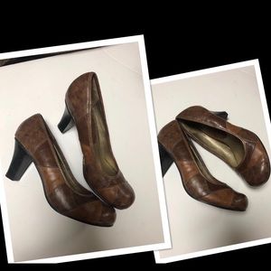 Steve Madden Girl Brown retro pump “ dancer” size6